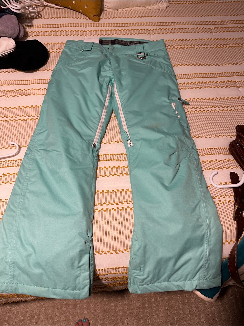 Oakley Snowboarding Pants Size 4/6